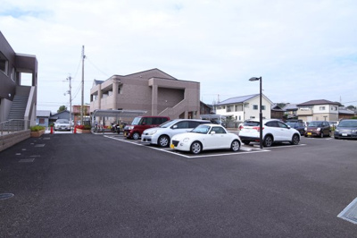 【駐車場】 | レジェンドヒルズ | 駐車場