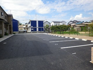 【駐車場】