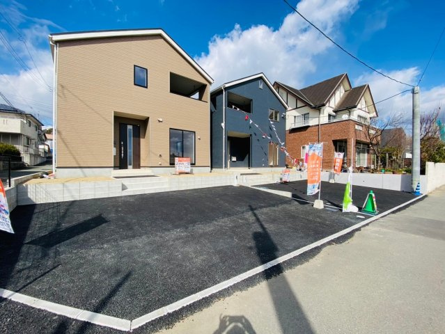 クレイドルガーデン／東区山ノ神第３／2号棟の駐車場|平置き駐車スペースは3台可能