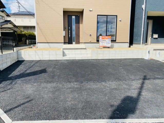 クレイドルガーデン／東区山ノ神第３／2号棟の駐車場|平置きの駐車場3台分