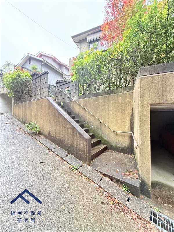 大野城市乙金東２丁目　戸建ての前面道路含む現地写真