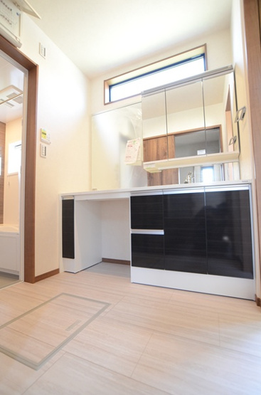 【洗面所】 | 綾瀬市大上8丁目　新築戸建て　全4棟【仲介手数料無料】