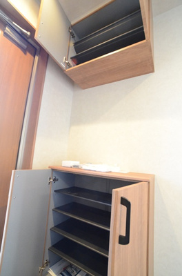 【玄関】 | 綾瀬市大上8丁目　新築戸建て　全4棟【仲介手数料無料】