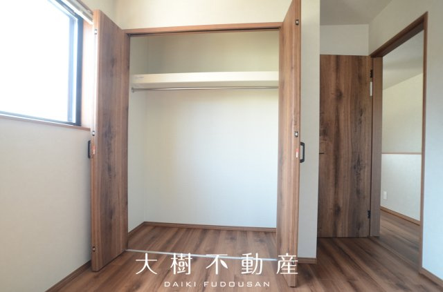【洋室】 | 綾瀬市大上8丁目　新築戸建て　全4棟【仲介手数料無料】 | 2階　洋室2（5.25帖）クローゼット