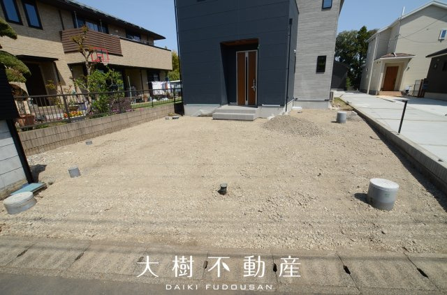 【駐車場】 | 綾瀬市大上8丁目　新築戸建て　全4棟【仲介手数料無料】 | ※外構はこれからになります（令和7年4月中旬現在）