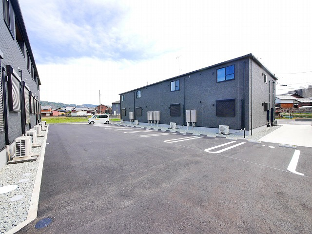 グレイス加茂　Ⅰの駐車場