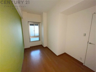 創造性や成長を促す遊びの空間を提供。学習や趣味に集中できる環境を整えます。個別のプライベートスペースは自己表現と自立心を育み、心地よい睡眠環境を整えリラックスできる場所を提供。
