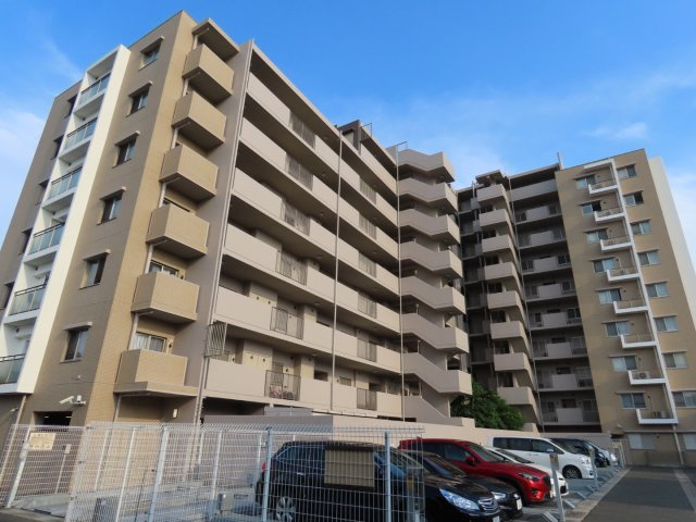 サンマンションアトレ忍ヶ丘の外観