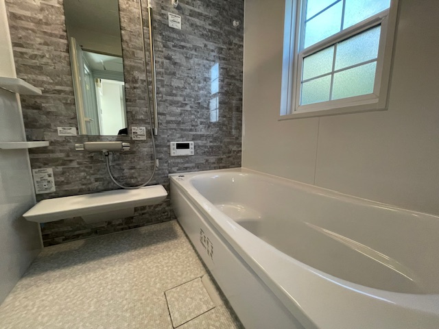 【浴室】 | 成田市寺台　中古戸建て | 浴室