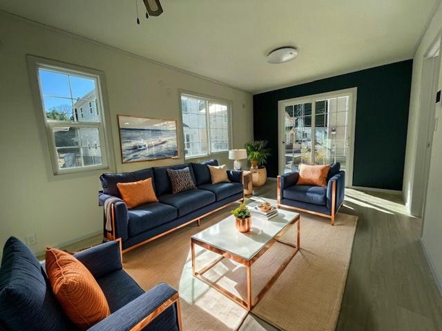 【居間・リビング】 | 成田市寺台　中古戸建て | ※家具はイメージ画像です