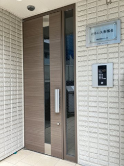 【エントランス】 | オートロック付きでセキュリティ面も安心できます
