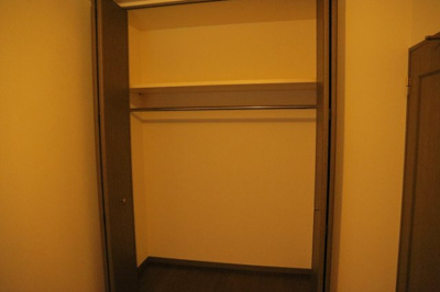 【収納】 | ライオンズマンション本厚木第２ | デザイン性を重視しすぎて収納が少なかった！なんてことにならないため、事前に現地で収納の数を確認しておくことをお勧めします。クローゼット以外にも床下収納や屋根裏収納、パントリーなどもチェックしましょう。