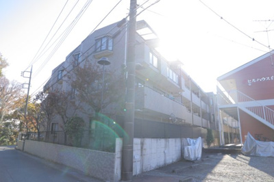 【外観】 | ライオンズマンション本厚木第２ | マンションの外観は非常に重要なポイントです！外観の善し悪しは資産価値に大きな影響を与えます。外観のいいマンションを購入することで、高値で売却がしやすく、買い手が見つかりやすいというメリットがあります。