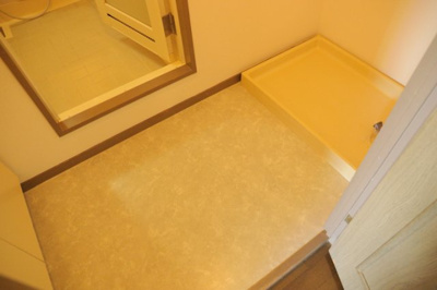 【脱衣所】 | ライオンズマンション本厚木第２ | 洗面脱衣所は「体を綺麗に整える場所」という目的と役割を持っています。そして便利で使い勝手のいい「体を綺麗に整える場所」にするためには、配置や動線、照明や収納計画をしっかりと検討しておく必要があります。