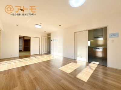 【居間・リビング】 | 裾野市千福が丘1丁目　中古一戸建て