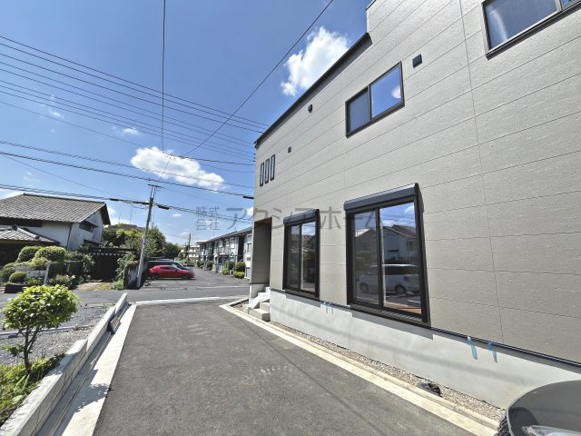 入間市扇町屋2丁目・全3棟　新築未入居一戸建　A号棟　の前面道路含む現地写真