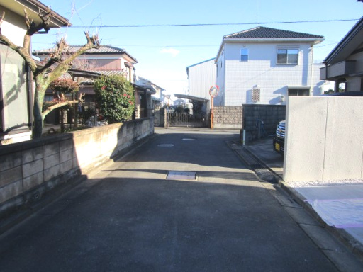 【前面道路含む現地写真】 | 鴻巣市鴻巣　新築住宅