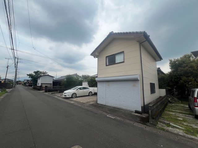 北諸県郡三股町大字樺山の中古一戸建の駐車場