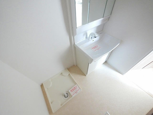 グレイス加茂　Ⅱの洗面所|コンパクトで使いやすい洗面所