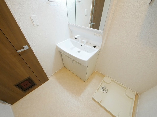 グレイス加茂　Ⅱの洗面所|脱衣スペースもあります