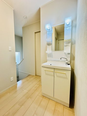 【中古】前橋市天川大島町　※アイダ設計施工の独立洗面台