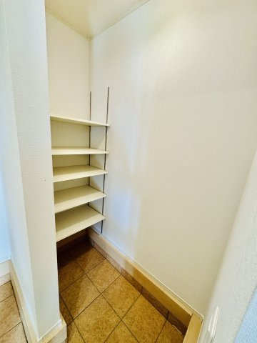 【中古】前橋市天川大島町　※アイダ設計施工の収納