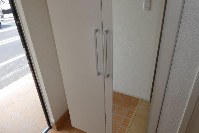 ビレッジ大平の玄関|シューズボックス