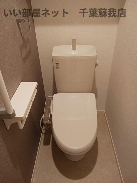 メゾン・ド・リュミエールⅠのトイレ|落ち着いた色調のトイレです