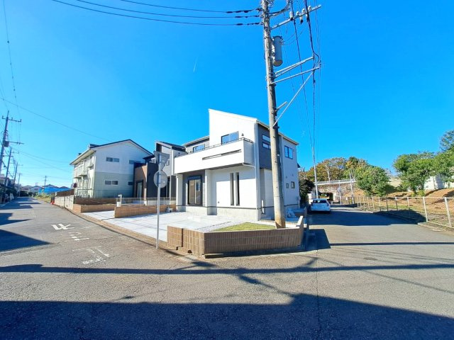 月々8万円台～　新築戸建　川越市川鶴2丁目2期の前面道路含む現地写真|東側 6.0ｍ公道／南側 6.0ｍ公道
