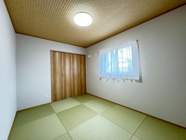 八戸市大字河原木字久保16-47　A棟の和室