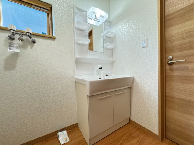 八戸市大字河原木字久保16-47　A棟の独立洗面台