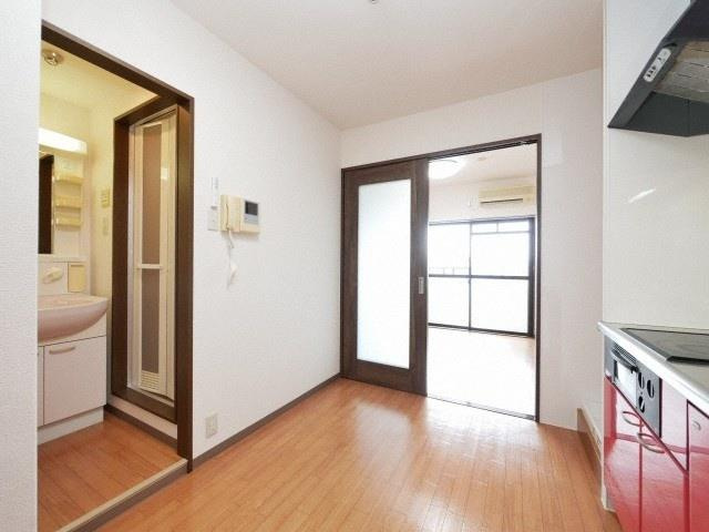 第15関根マンションの居間・リビング