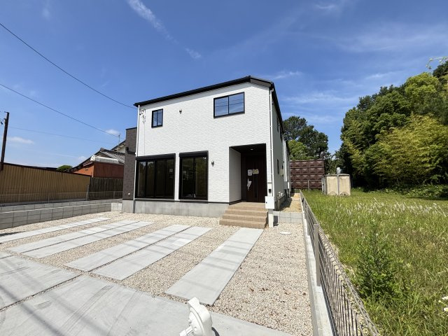 Terrechez天白区梅が丘2期｜名古屋市の戸建ならホームアップの駐車場|3台並列駐車可能