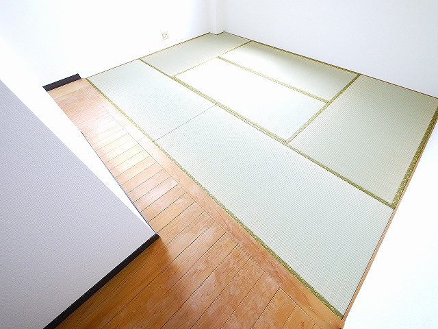 森川ハイツの寝室|使い勝手のいい寝室です