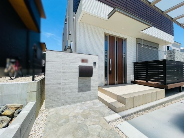 長久手市前熊一ノ井戸建の庭|アプローチ