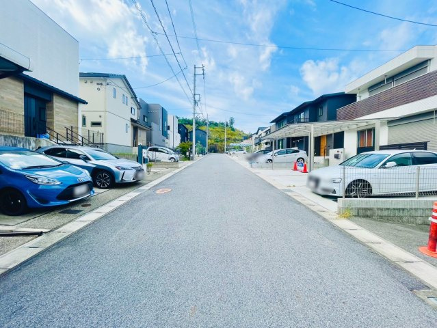 長久手市前熊一ノ井戸建の前面道路含む現地写真|前面道路①