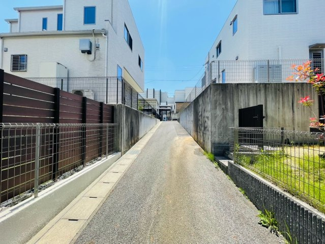 長久手市前熊一ノ井戸建の前面道路含む現地写真|前面道路③