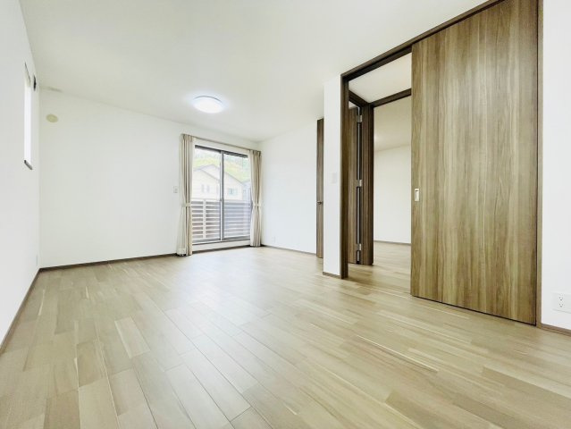 長久手市前熊一ノ井戸建の洋室|2階洋室6.0＋4.5②