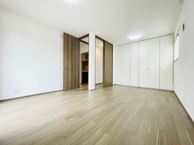 長久手市前熊一ノ井戸建の洋室|2階洋室6.0＋4.5①