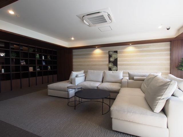 プラウド阪急塚口駅前のロビー|ロビーです