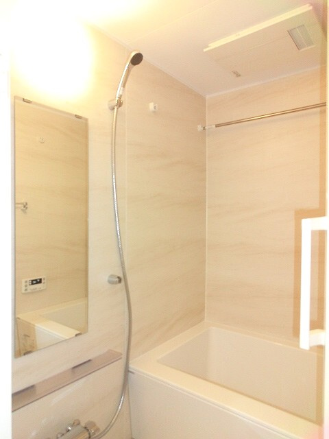 ライトテラス上野の浴室