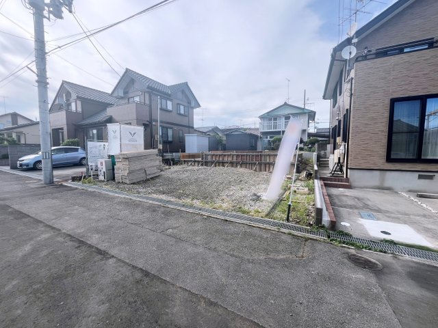 新築戸建・建売　いわき市内郷高坂町2期　全1棟　高坂小・内郷第一中の前面道路含む現地写真|前面道路が４ｍ以上あるので余裕の駐車ができます！