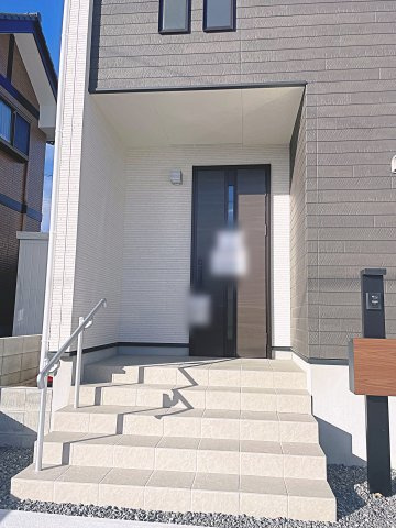 新築戸建・建売　いわき市内郷高坂町2期　全1棟　高坂小・内郷第一中の玄関