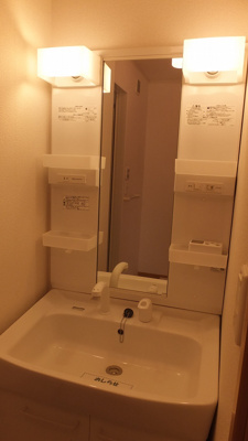 【独立洗面台】 | グランデュールコートＣ | 朝の身支度には欠かせない独立洗面化粧台