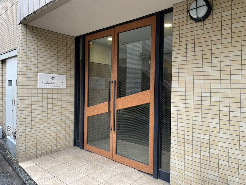 スペーシア池尻大橋のエントランス