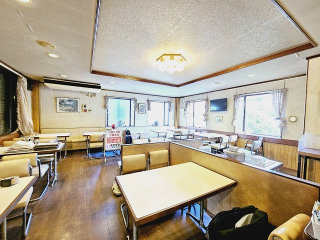 さつきビル2階（1階）の内装