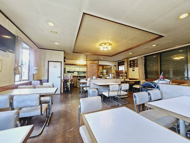 さつきビル2階（1階）の内装