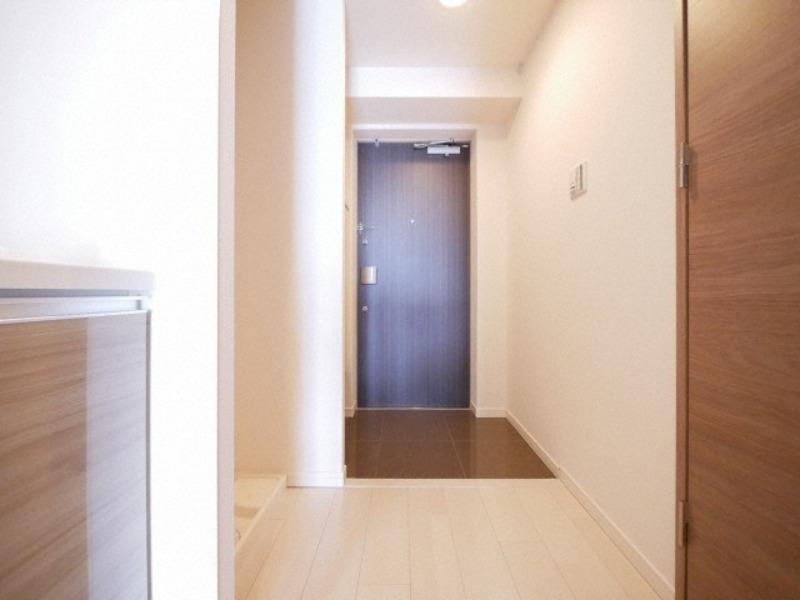 スペーシア江坂広芝町の玄関