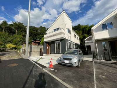 【前面道路含む現地写真】 | 東大和市芋窪１丁目 　新築戸建　【全４棟】 