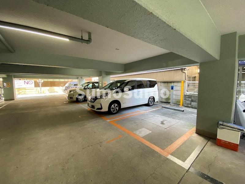 フォレストコートの駐車場|カースペースがあります